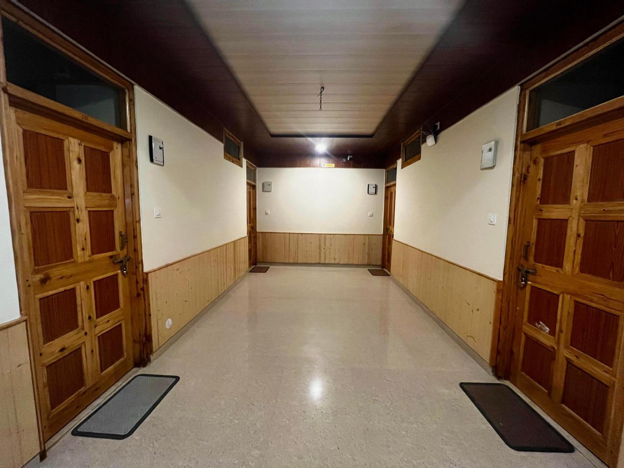 Hotel Mid Orchard Kasol L River Side -Pure Veg Hotel מראה חיצוני תמונה