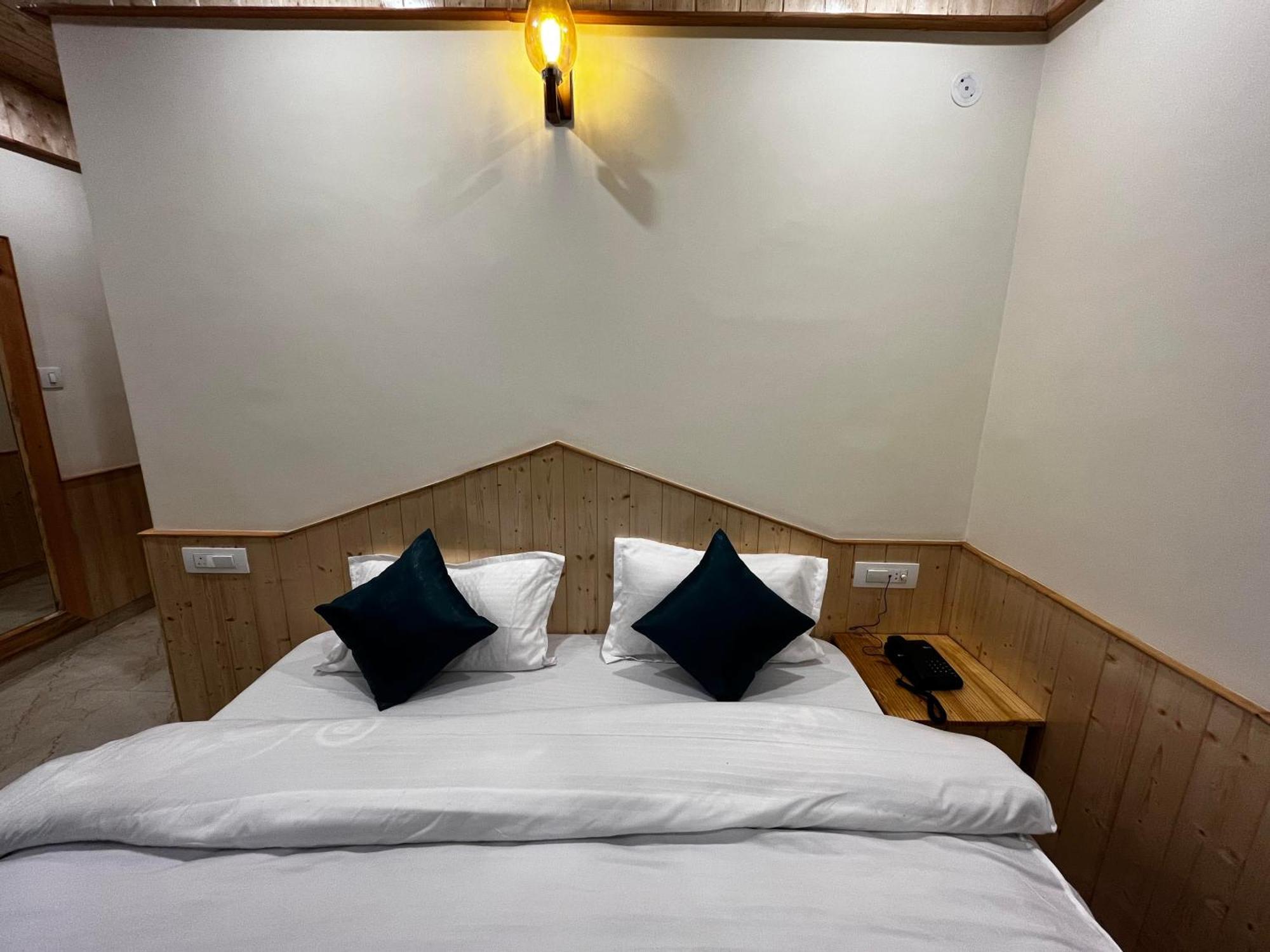 Hotel Mid Orchard Kasol L River Side -Pure Veg Hotel מראה חיצוני תמונה
