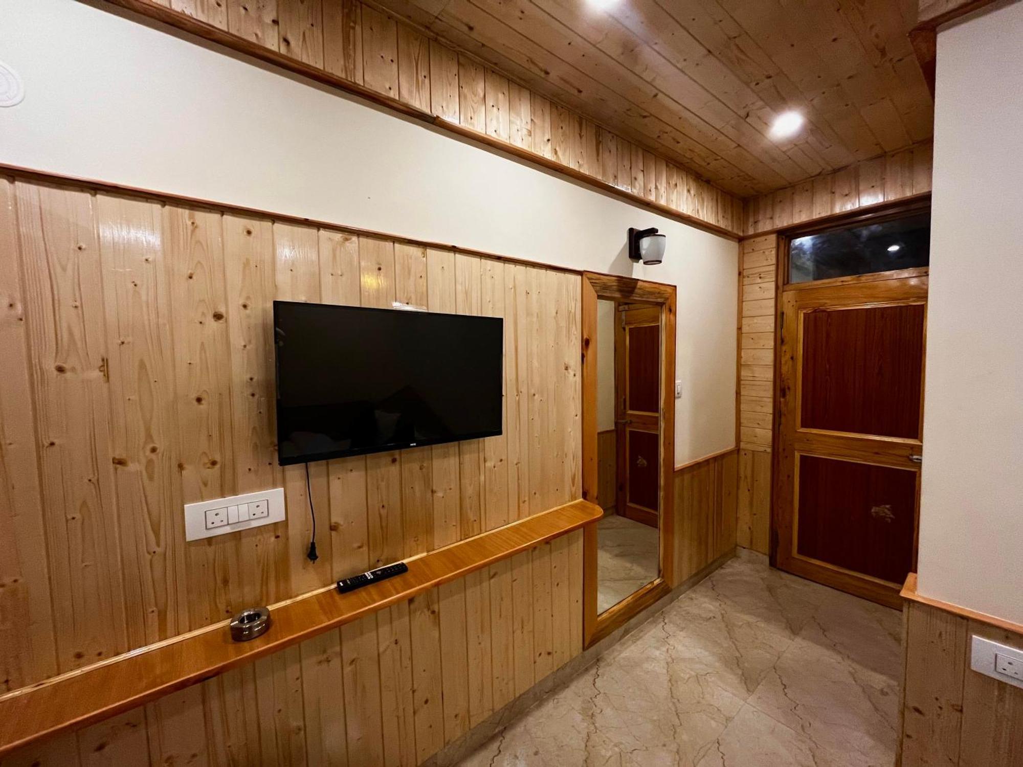 Hotel Mid Orchard Kasol L River Side -Pure Veg Hotel מראה חיצוני תמונה