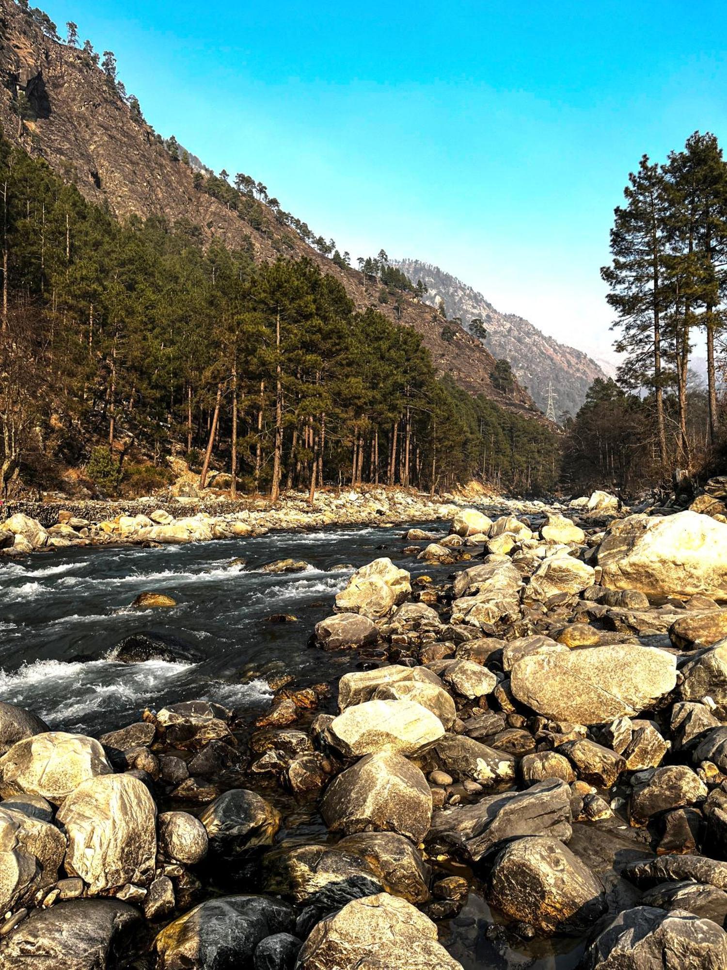 Hotel Mid Orchard Kasol L River Side -Pure Veg Hotel מראה חיצוני תמונה