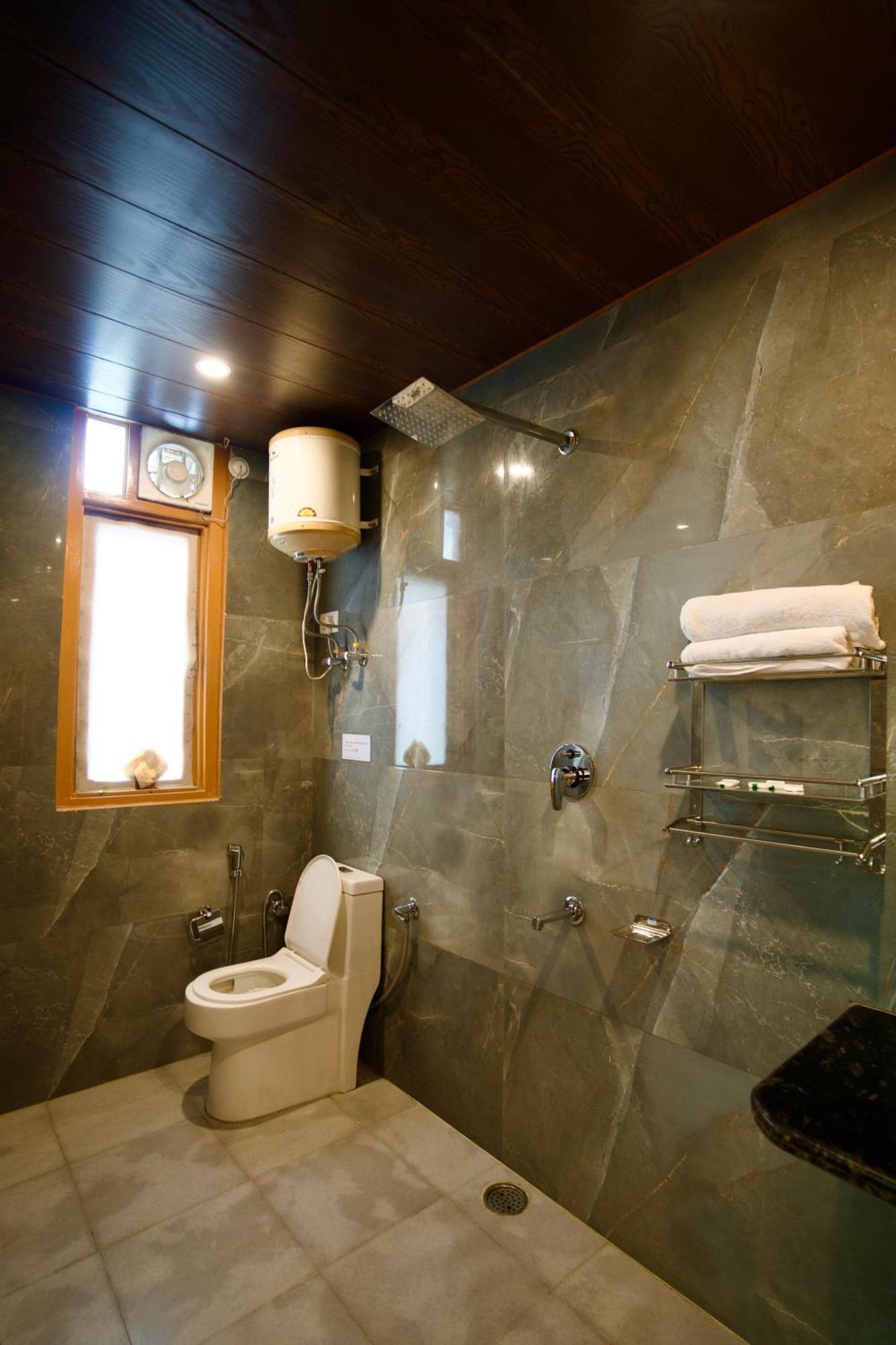 Hotel Mid Orchard Kasol L River Side -Pure Veg Hotel מראה חיצוני תמונה